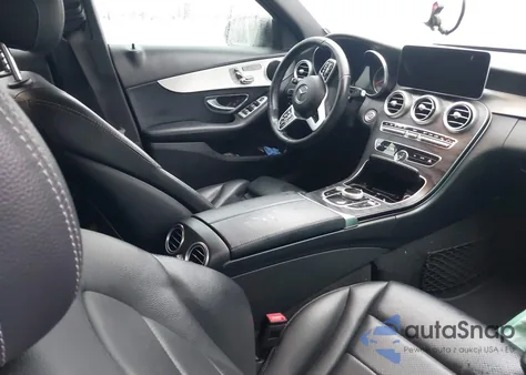 2019 Mercedes-Benz C 300 z USA, uszkodzony, nr VIN 55SWF8DB5KU307749